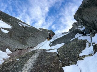 L5: sul secondo tiro del diedro, visibile fin da Chamonix