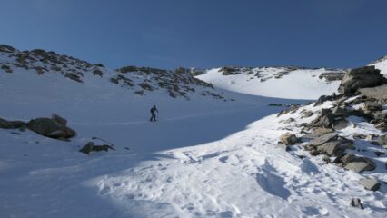 Risalita in un vallone adiacente