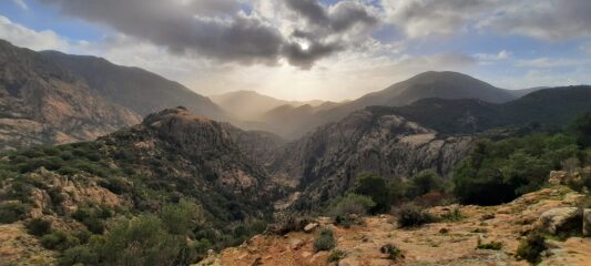 Il suggestivo panorama sopra il canyon del Rio Orrida