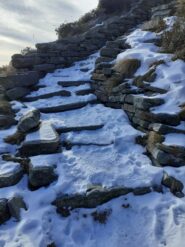 La gradinata con ghiaccio dopo Alp del Cunt.