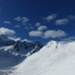 Sullo sfondo il Pic de Neige Cordier, a destra la cime di Pradieu