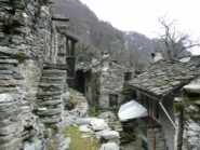 Passeggiando tra le borgate diroccate.