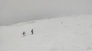 La prima parte di discesa, nella nebbia