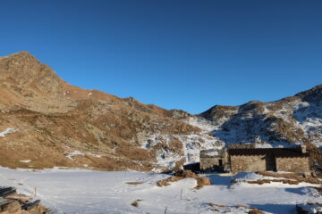 Alpe Bechera, Roux sullo sfondo