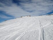 L'ampia cresta Sud-Ovest verso la vetta