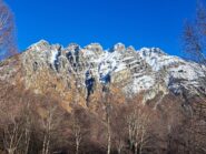 Il Resegone nella sua veste invernale visto dai piani d'Erna