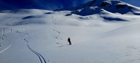 Neve da cinema sugli ampi panettoni della Montagnette