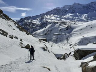 Passaggio oltre il ponte crollato.