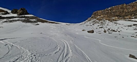 Neve che rimane bella sotto il col Remy nonostante non sia presto