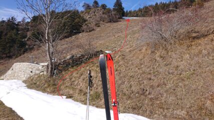 Tratto di prato senza neve sopra Blavy, raccordo tra le due poderali.