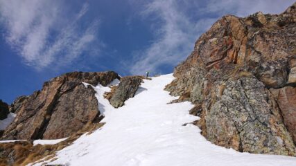 Canalino in discesa per non togliere sci