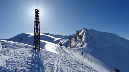  L'estetico tratto di cresta che porta verso il M.Misa visto dalla stazioncina terminale sopra il Dosso Zermano.