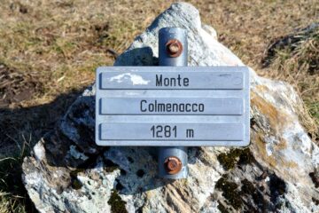 Cartello di vetta.