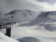 Dalla cabane: da sx verso dx tutta la cresta nord con La Tetasse al culmine