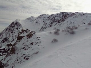 Da qui si traversa facilmente sul percorso di salita