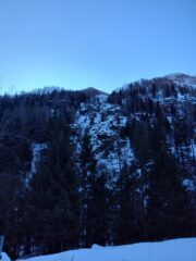 Giardino dei fiori di ghiaccio vista dal sentiero: poco formata e senza primo tiro