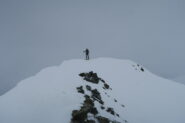 poco prima delle 11,00 in cima con leggero nevischio