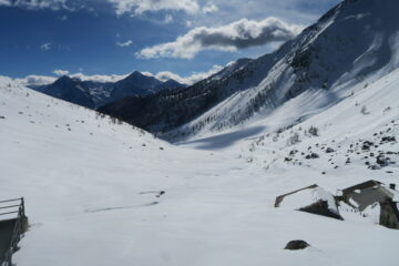 il solitario vallone che rimane da scendere per tornare a Fonteil