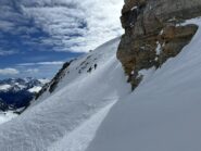 Sempre dal canalino 2 ciaspolatori (CHE SALUTO) sulla traccia di salita