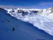 Verso la conca alla base del pendio nord