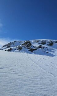 Da tracciare l'ultimo strappo per la cima