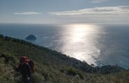 l'isola di Bergegi ,salendo al Monte Mao.