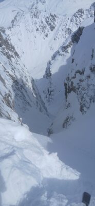 Vista da in cima al canale... tutta farina e continuity... si parte x la discesa INTEGRALE in snowboard.