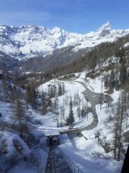 Scendendo con l'ascensore.