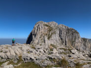 Il Canto Cabronero e le cenge erbose da dove si salirà, visti dalla Penas de Cebolleda