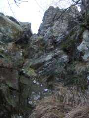 Si sale su ripide rocce 