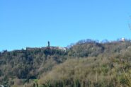 La collina di Crea con il Santuario vista da Serralunga.