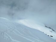 La cima ancora nascosta dalla nebbia 