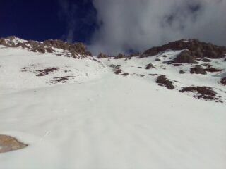 Il canale sud abbastanza innevato, ma non sciabile