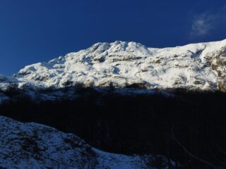 La parete uscendo dal bosco