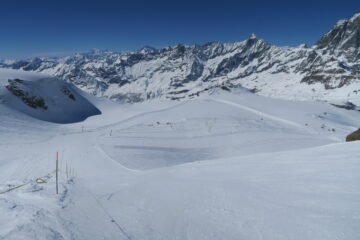 da qui si scia in pista, fuori tutto tritato
