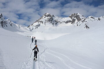 ampio e lungo vallone per il col des ceingles