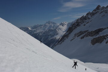 Sullo sfondo il Monte Fallere