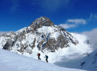 Arrivo in cima alla Roir Alp con la Meyna sullo sfondo