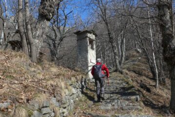 Uno dei tantissimi piloni votivi