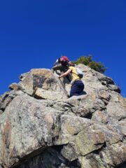 Due passi di facile arrampicata