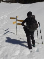 Palina segnaletica; mettiamo i ramponcini.