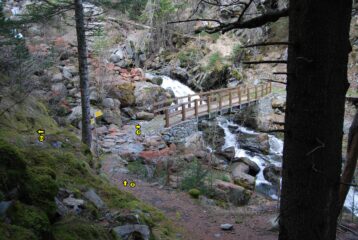 L’arrivo al ponte sul Mollinaz, dove si continua sul 5A per Cretaz Chardon