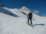 Pyramide de Laurichard sullo sfondo
