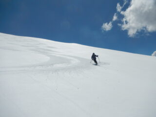 discesa su bella neve