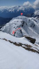 Ingresso del canale e croce dell'anticima visti dalla punta 