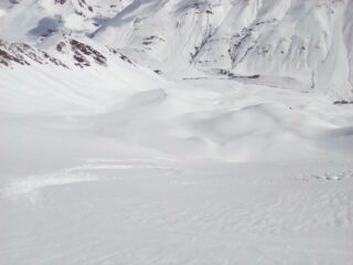 Il canale NE in sx or in discesa, con bella neve