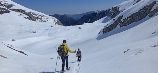 Discesa per Piaggiabella verso il Passo delle Mastrelle 