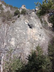 La parte destra della Falesia, quella con i tiri più facili.