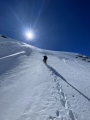 Si traccia la salita diretta