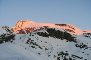 arriva il sole sulla Punta Rossa